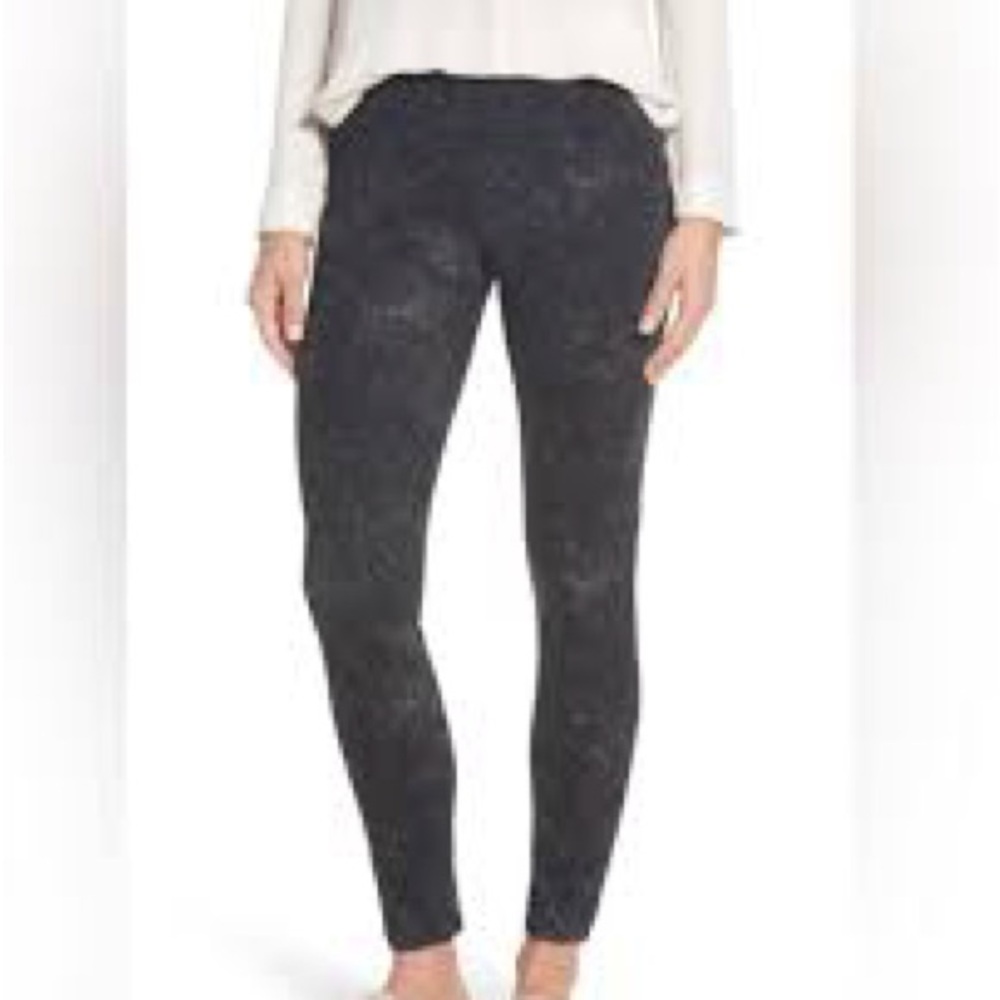 Spanx Jean-ish Ankle Leggings in a grey marbled wash. XL